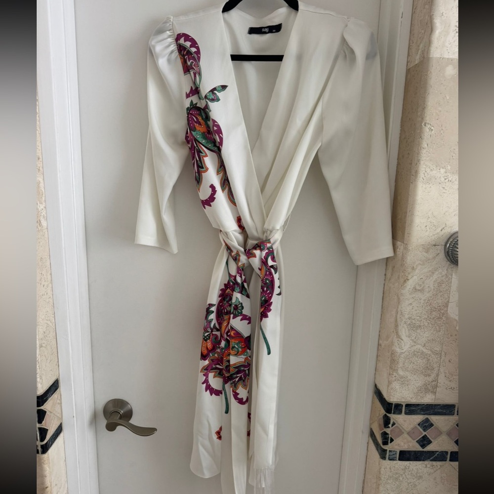 Luxurious Cream Floral Women's Robe